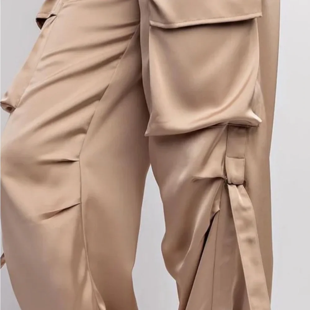 Sand satin set Edit by Nine - Picture 2 of 5